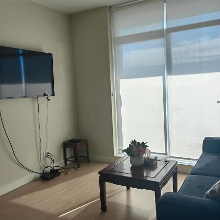 Lovely 1 Bedroom Condo Victoria Esterno foto