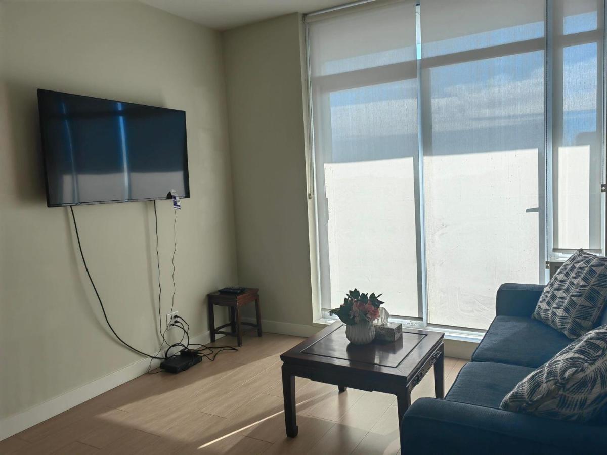 Lovely 1 Bedroom Condo Victoria Esterno foto